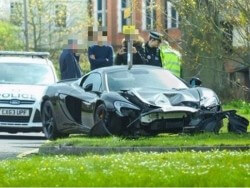 3-black-mclaren-650s-spider-crashed-hutton-uk-destroyed-front-bumper-700x525