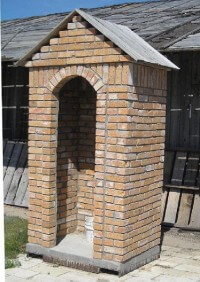 brick-shithouse-recycle-urine