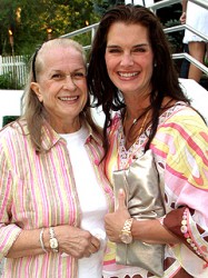 brooke_shields Teri Shields has not yet denied that John Edwards is her baby daddy.