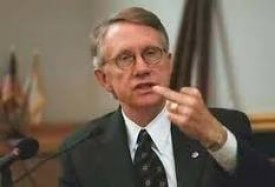 harry reid-flip-off