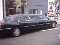 limo_black Daschle, Richardson, Clinton and Blogojevich seen fleeing from ethics charges.