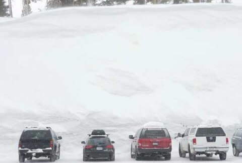 mammoth-mountain-snowbank