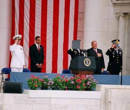 obama-does-not-salute