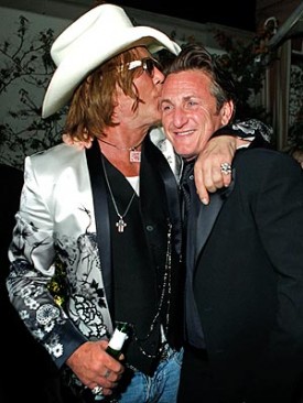 Mickey Rourke, Sean Penn share a moment (and probably some Quaaludes) on Oscar night.