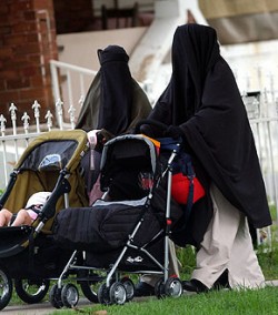 syria-bans-burkha syria-bans-burkha